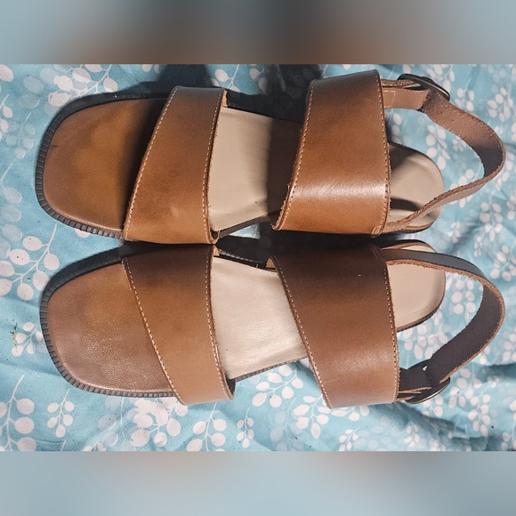 Tan Leather Strappy Sandals set of 2 bundle *Size 7 womens* - Picture 4 of 10